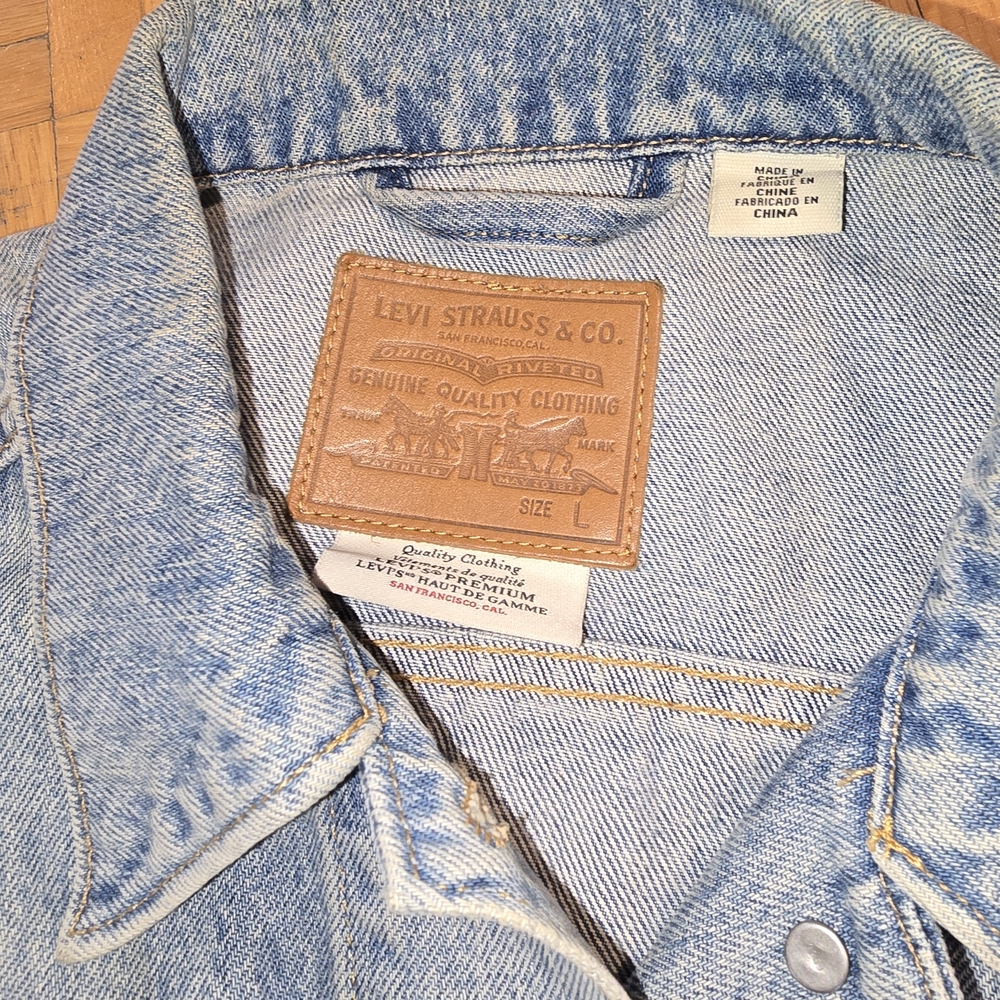 Womens Levi's Light Blue Denim Jacket Trucker Jacket - Picture 3 of 6